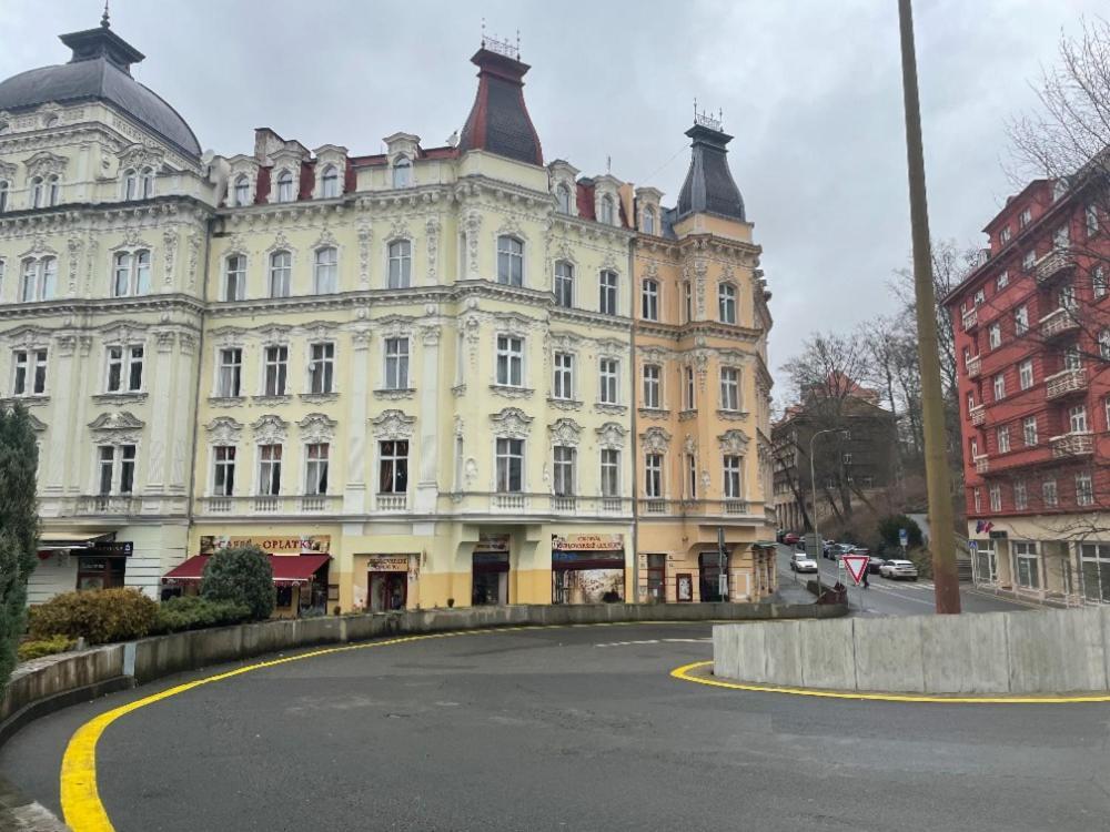 Appartamento Apartman Diana Karlovy Vary Esterno foto